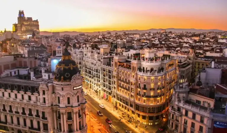 6 Unique Neighborhoods in Madrid